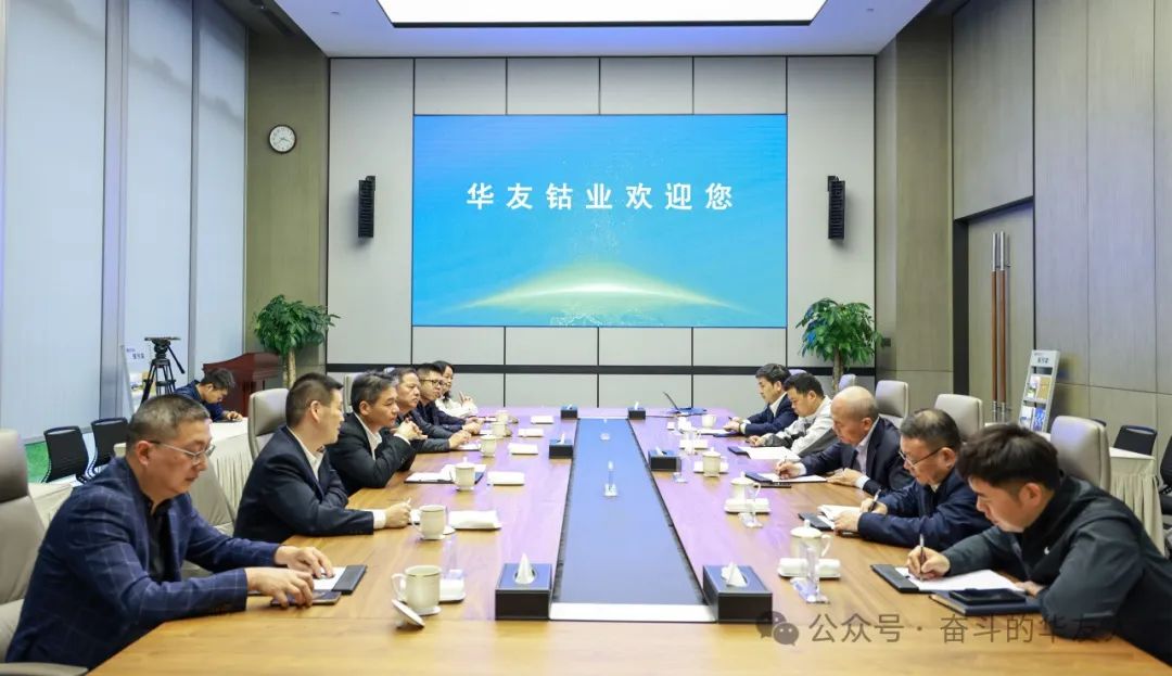 桐乡市市长王坚“五一”前夕走访慰问华友劳模-企业新闻-浙江华友钴业股份有限公司