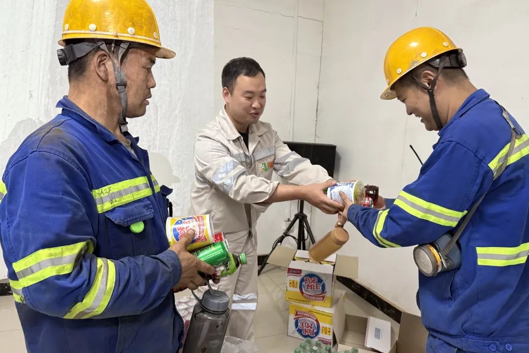 致敬坚守 | 新春慰问送温暖，，，，，鼓舞士气再出发-企业新闻-浙江华友钴业股份有限公司