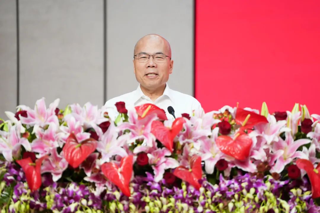 在华友的辽阔舞台上挥洒青春与汗水——公司举行2025届大学生入职仪式-企业新闻-浙江华友钴业股份有限公司