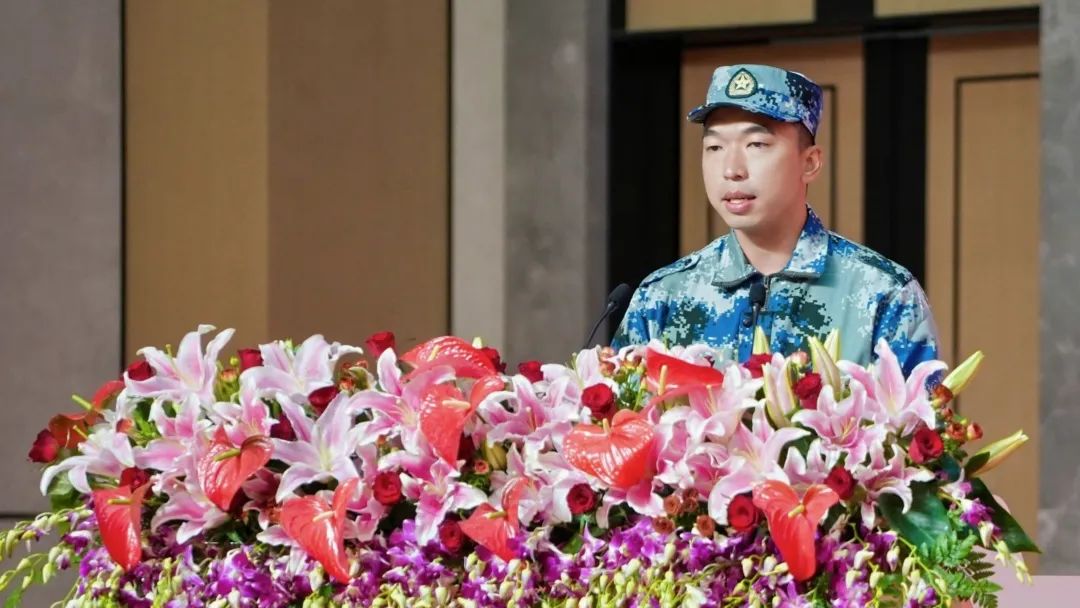 在华友的辽阔舞台上挥洒青春与汗水——公司举行2025届大学生入职仪式-企业新闻-浙江华友钴业股份有限公司